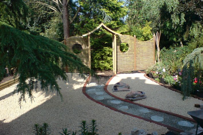 Gardening Services In Hampshire Wiltshire Berkshire Moore Gardens Please Browse The Project Gallery Section For A Selection Of Our Past Work Providing Soft Landscaping Ground And Garden Maintenance Across Hampshire